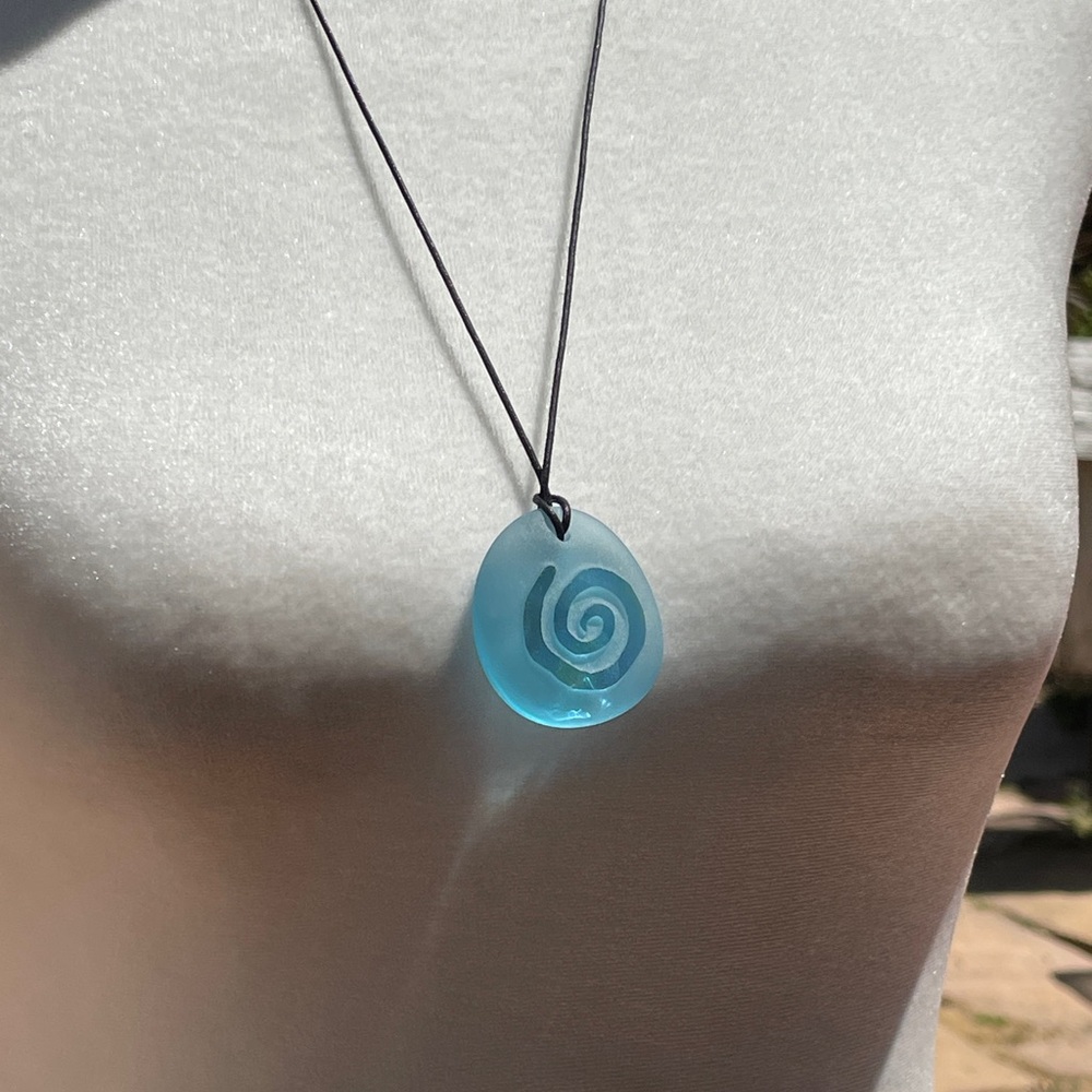 Necklace Hawaii Hammered Swirls Sea Glass Blue Pendant Black Cord
